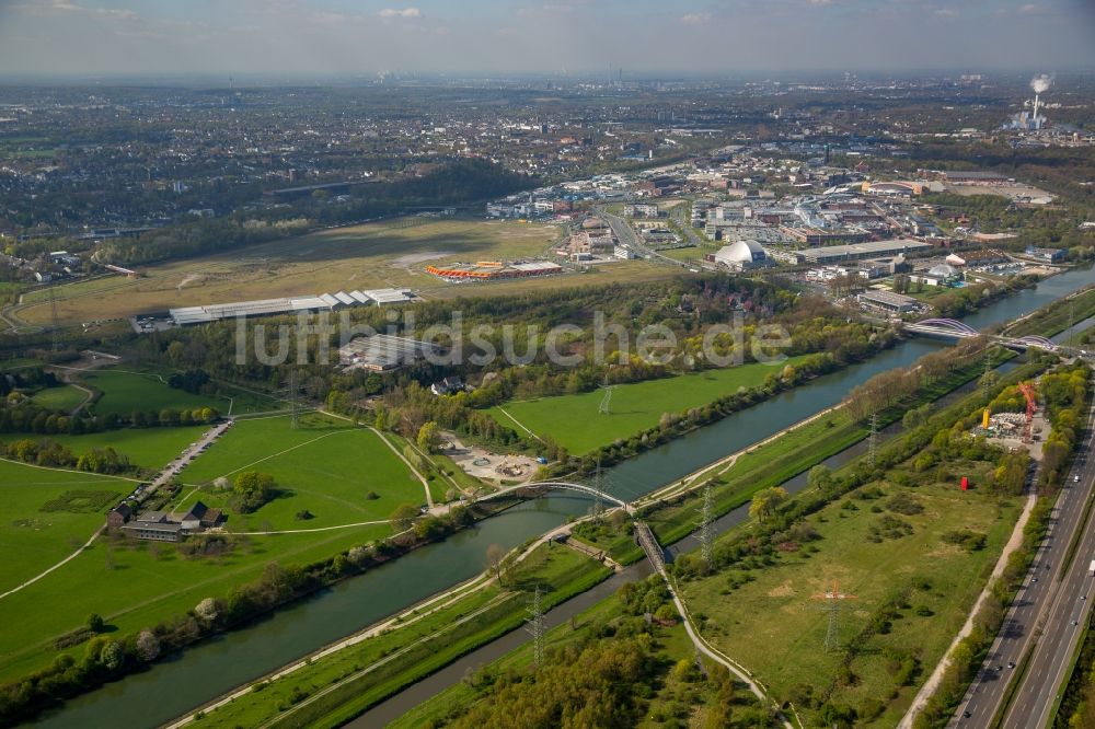 Luftbild Oberhausen - Strommast- Konstruktion einer Trasse und Verbundleitung in Oberhausen im Bundesland Nordrhein-Westfalen