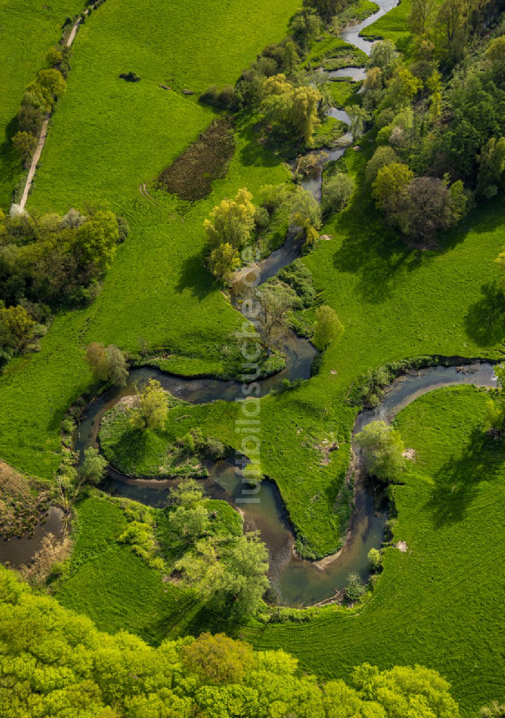 Luftbild Würselen - Strukturen einer Auen und- Wiesen- Landschaft entlang des Wurm - Flußverlaufes in Würselen im Bundesland Nordrhein-Westfalen, Deutschland