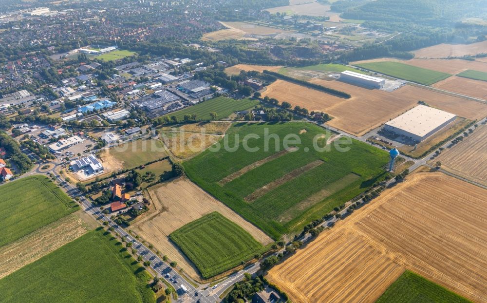 Luftaufnahme Ahlen - Strukturen auf Feldern am Gewerbegebiet Vatheuershof in Ahlen im Bundesland Nordrhein-Westfalen, Deutschland