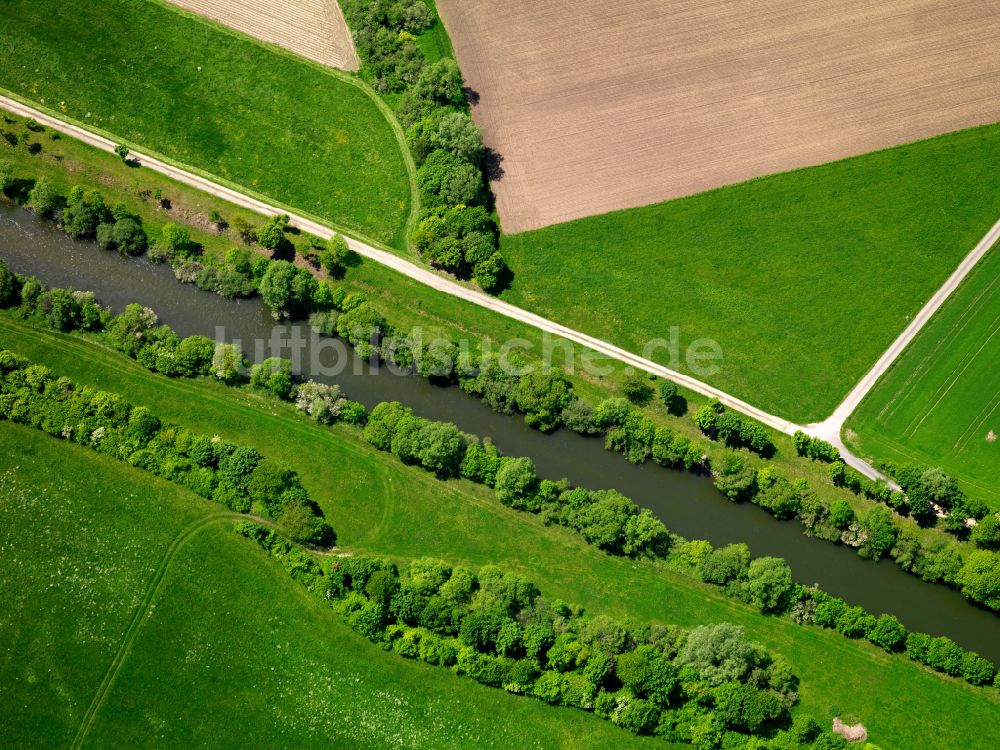 Altheim von oben - Strukturen auf landwirtschaftlichen Feldern in Altheim im Bundesland Baden-Württemberg, Deutschland