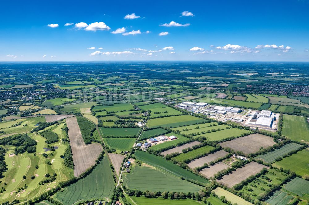 Luftaufnahme Alveslohe - Strukturen auf landwirtschaftlichen Feldern in Alveslohe im Bundesland Schleswig-Holstein, Deutschland