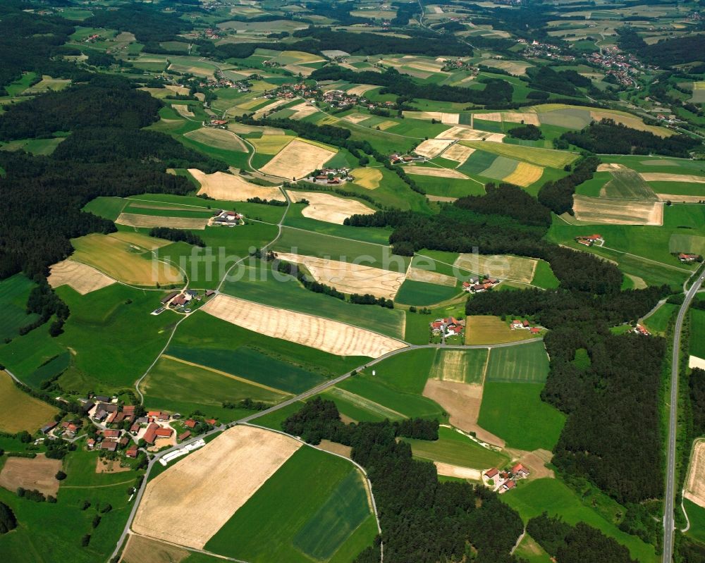 Luftbild Bühl - Strukturen auf landwirtschaftlichen Feldern in Bühl im Bundesland Bayern, Deutschland