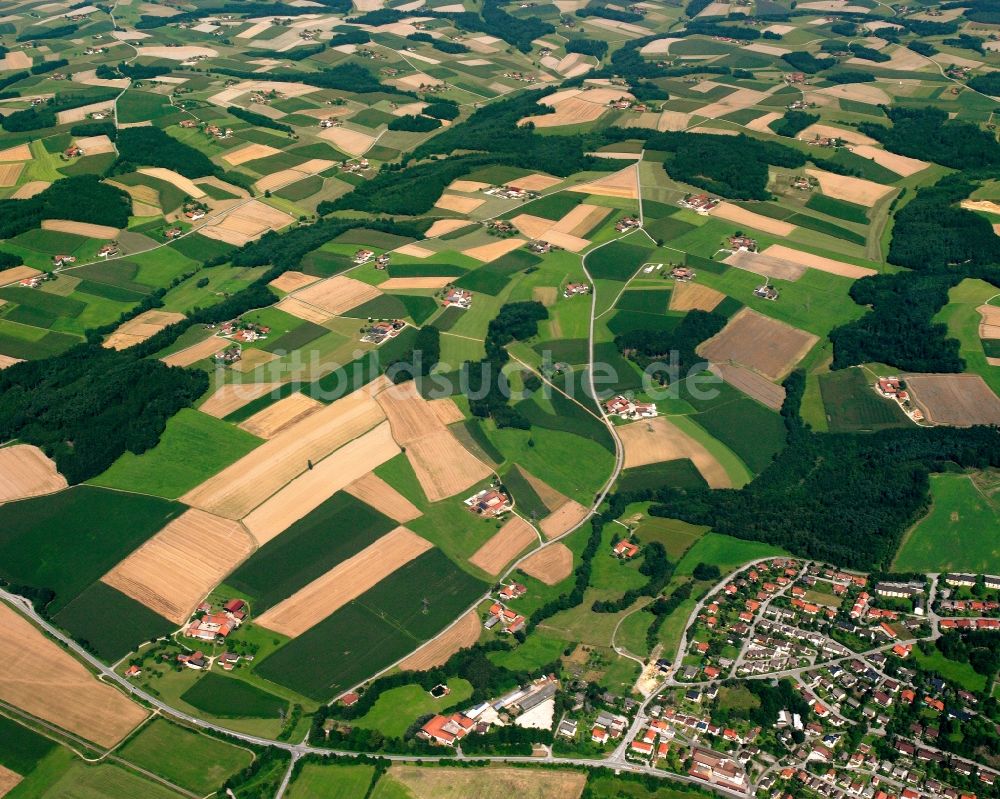 Luftaufnahme Böll - Strukturen auf landwirtschaftlichen Feldern in Böll im Bundesland Bayern, Deutschland