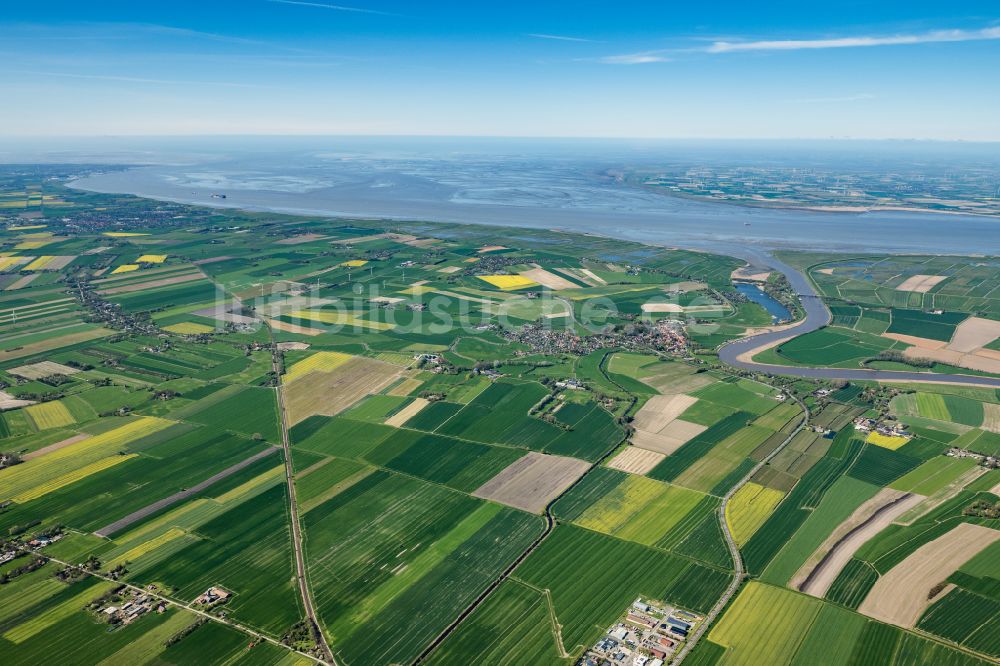 Cadenberge von oben - Strukturen auf landwirtschaftlichen Feldern in Cadenberge im Bundesland Niedersachsen, Deutschland