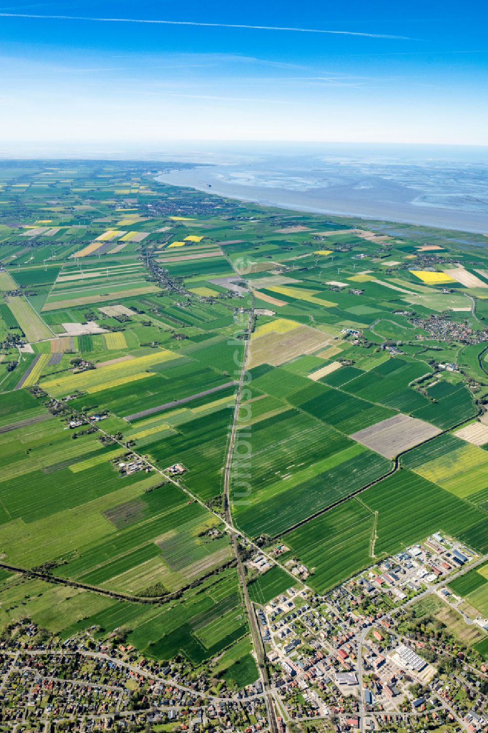 Luftaufnahme Cadenberge - Strukturen auf landwirtschaftlichen Feldern in Cadenberge im Bundesland Niedersachsen, Deutschland