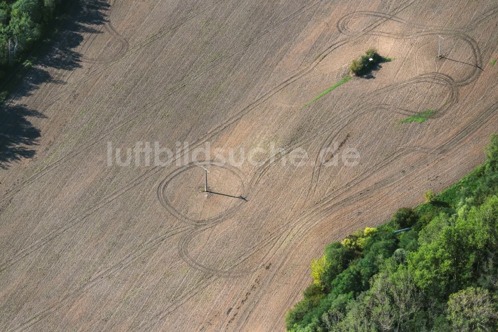 Deuben aus der Vogelperspektive: Strukturen auf landwirtschaftlichen Feldern in Deuben im Bundesland Sachsen-Anhalt, Deutschland