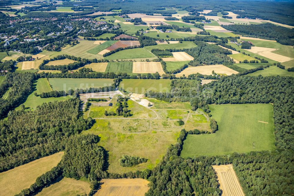 Dorsten von oben - Strukturen auf landwirtschaftlichen Feldern in Dorsten im Bundesland Nordrhein-Westfalen, Deutschland