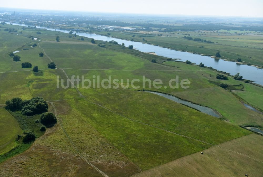 Hämerten aus der Vogelperspektive: Strukturen auf landwirtschaftlichen Feldern an der Elbe bei Hämerten im Bundesland Sachsen-Anhalt