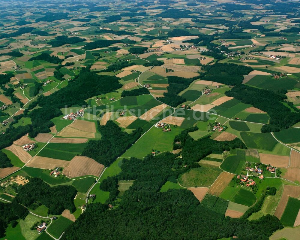 Luftaufnahme Ellersberg - Strukturen auf landwirtschaftlichen Feldern in Ellersberg im Bundesland Bayern, Deutschland