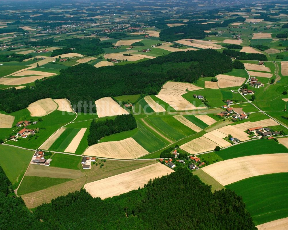 Fußöd aus der Vogelperspektive: Strukturen auf landwirtschaftlichen Feldern in Fußöd im Bundesland Bayern, Deutschland