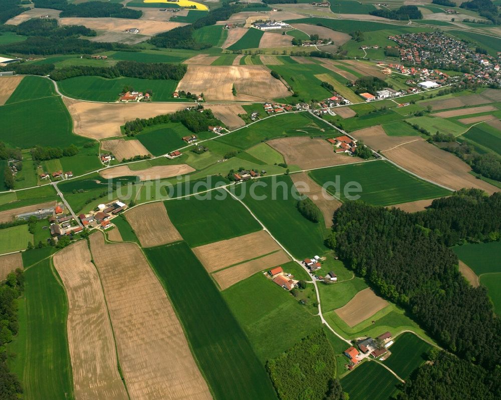 Luftaufnahme Heilmfurt - Strukturen auf landwirtschaftlichen Feldern in Heilmfurt im Bundesland Bayern, Deutschland