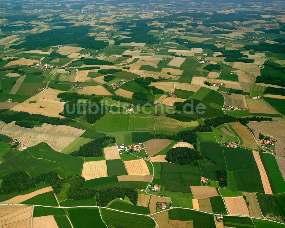 Magassing von oben - Strukturen auf landwirtschaftlichen Feldern in Magassing im Bundesland Bayern, Deutschland