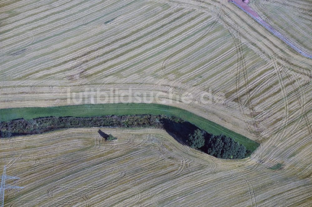 Luftbild Neukirchen/Erzgebirge - Strukturen auf landwirtschaftlichen Feldern in Neukirchen/Erzgebirge im Bundesland Sachsen