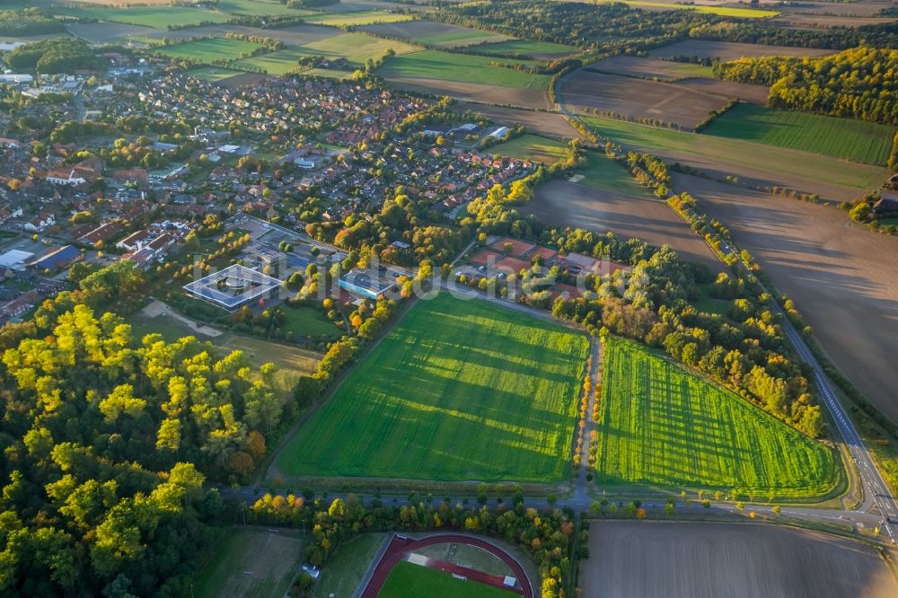 Nordkirchen aus der Vogelperspektive: Strukturen auf landwirtschaftlichen Feldern im Ortsteil Capelle in Nordkirchen im Bundesland Nordrhein-Westfalen