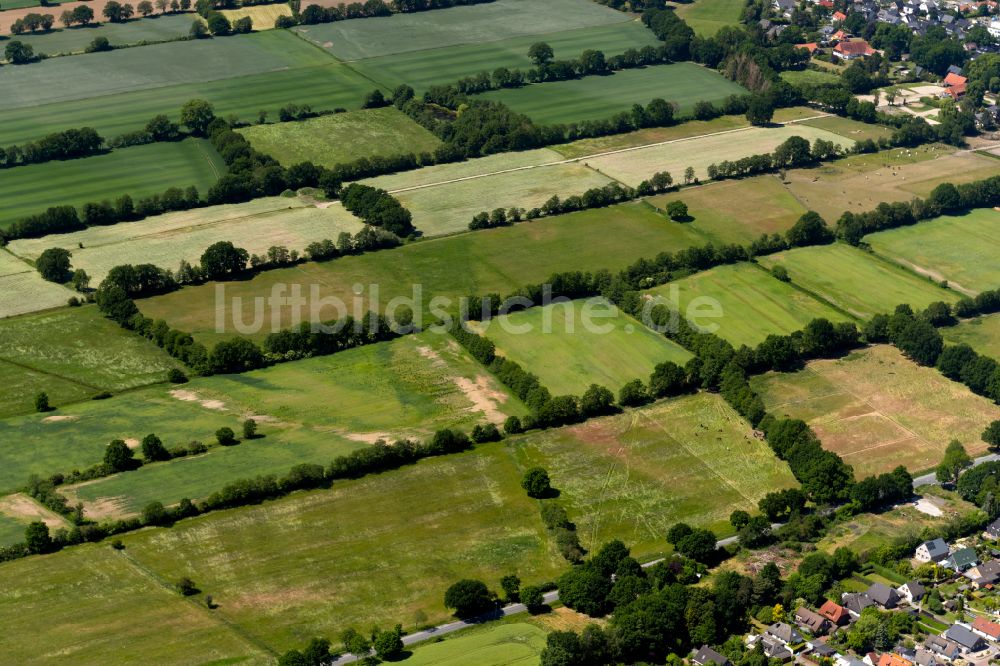 Luftaufnahme Bremen - Strukturen auf landwirtschaftlichen Feldern im Ortsteil Osterholz in Bremen, Deutschland