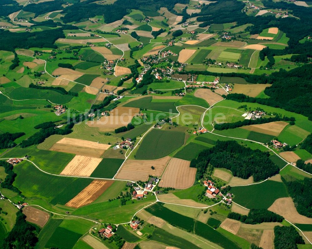 Luftaufnahme Seebauer - Strukturen auf landwirtschaftlichen Feldern in Seebauer im Bundesland Bayern, Deutschland