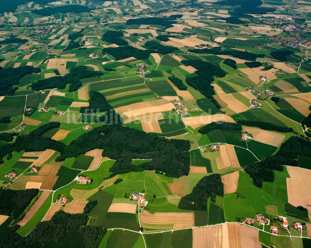 Luftbild Unterwendling - Strukturen auf landwirtschaftlichen Feldern in Unterwendling im Bundesland Bayern, Deutschland