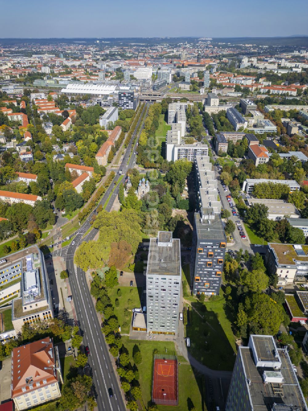 Dresden von oben - Studenten- Wohnheim - Gebäude im Hochhaus in Dresden im Bundesland Sachsen, Deutschland