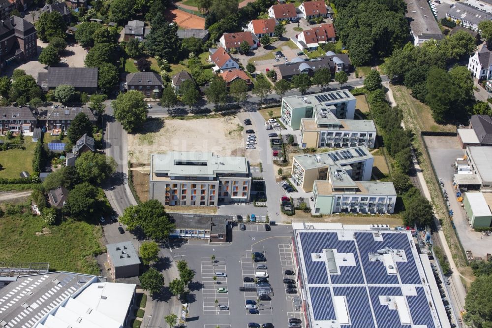 Kleve von oben - Studenten- Wohnheim - Gebäude des Studierendenwerk an der Flutstraße in Kleve im Bundesland Nordrhein-Westfalen, Deutschland