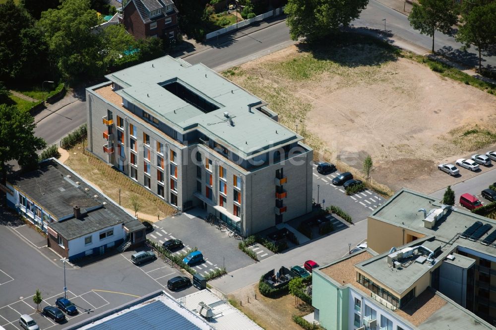 Luftaufnahme Kleve - Studenten- Wohnheim - Gebäude des Studierendenwerk an der Flutstraße in Kleve im Bundesland Nordrhein-Westfalen, Deutschland