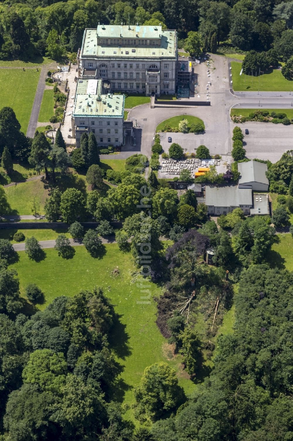 Luftaufnahme Essen - Sturmschäden im Park der Villa Hügel in Essen im Bundesland Nordrhein-Westfalen