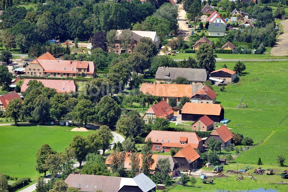 Sukow-Levitzow aus der Vogelperspektive: Sukow-Levitzow / Ortsteil Marienhof in Mecklenburg-Vorpommern