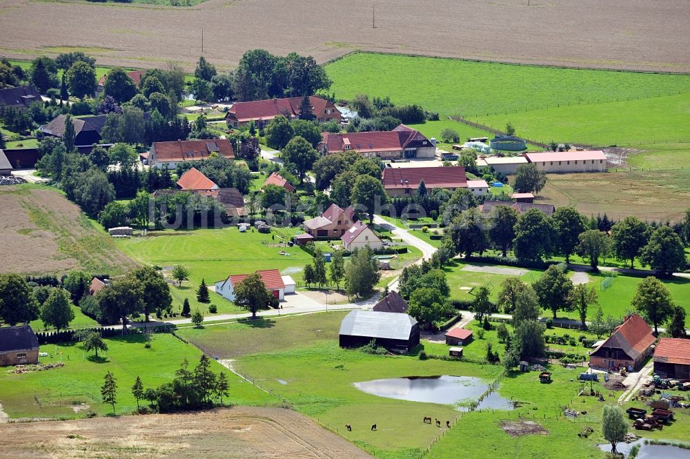 Sukow-Levitzow von oben - Sukow-Levitzow / Ortsteil Marienhof in Mecklenburg-Vorpommern