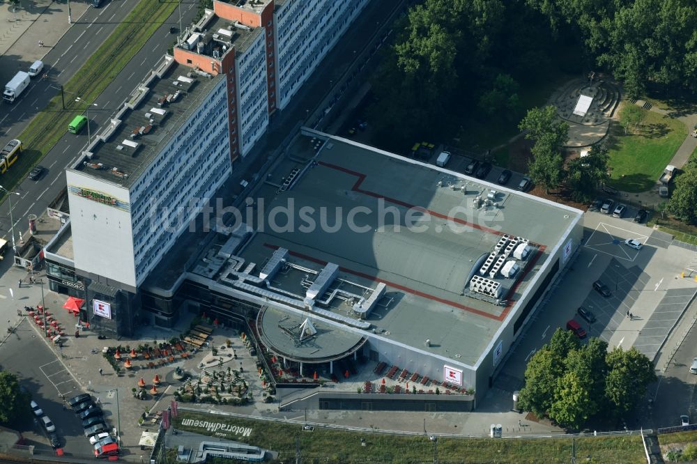 Luftaufnahme Berlin - Supermarkt der Kaufland Warenhandel GmbH & Co. KG an der Karl-Liebknecht-Straße in Berlin, Deutschland