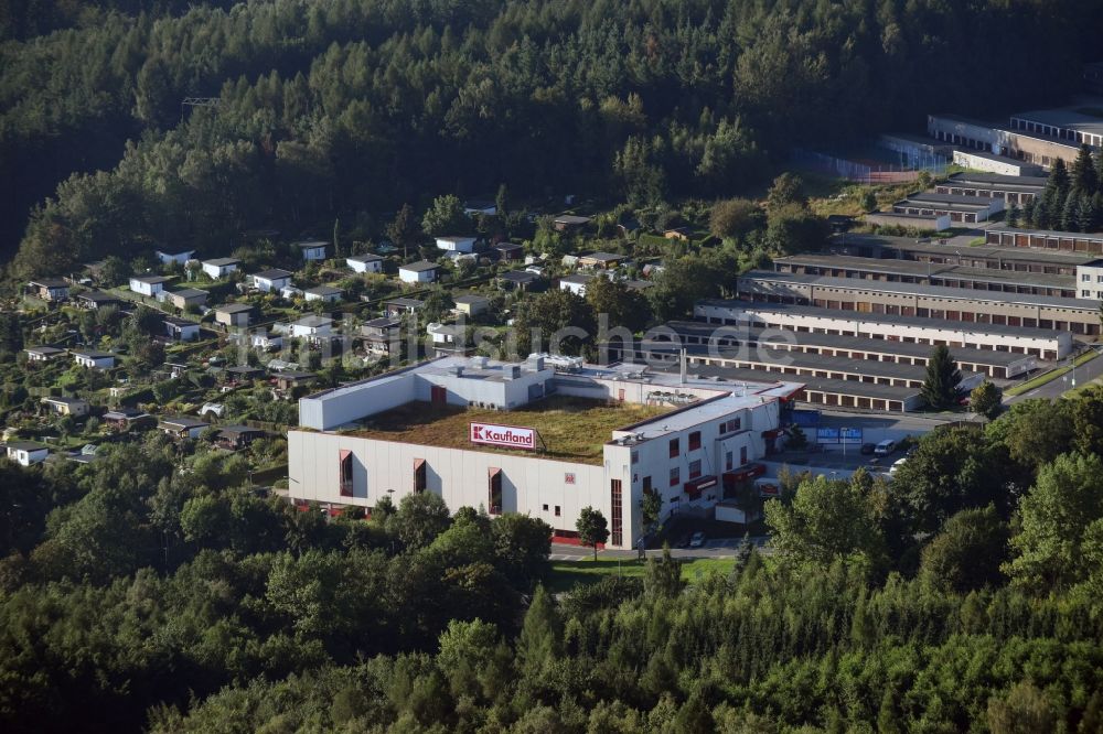 Luftbild Aue - Supermarkt Kaufland im Wohngebiet Brünlasberg im Westen von Aue im Bundesland Sachsen