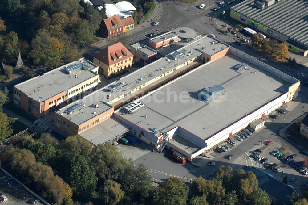 Berlin von oben - Supermarkt nördlich der A10 / E55 in Berlin-Buch