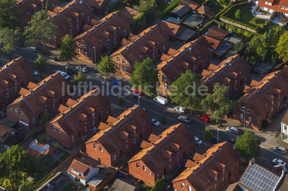 Gladbeck aus der Vogelperspektive: Symmetrich erbaute Mehrfamilien - Häuser in der Kirchhellener Straße in Gladbeck im Bundesland Nordrhein-Westfalen