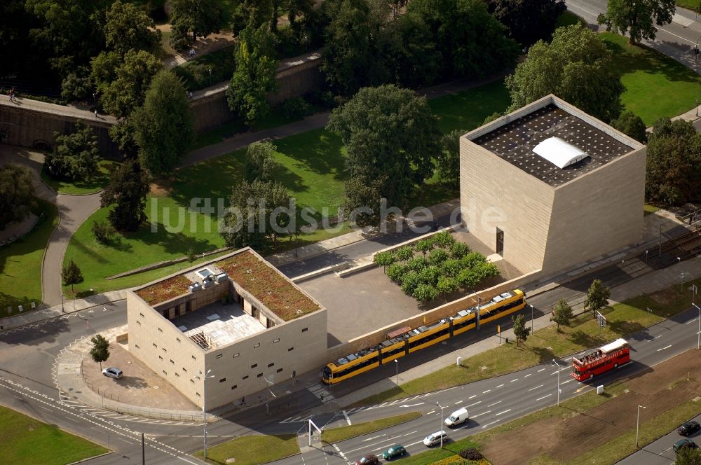 Dresden aus der Vogelperspektive: Synagogen- Gebäude der jüdischen Gemeinde im Ortsteil Altstadt in Dresden im Bundesland Sachsen, Deutschland