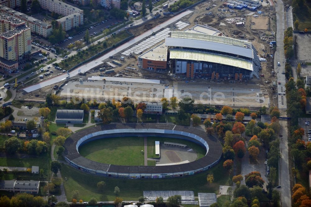 Luftaufnahme Stettin / Szczecin - Szczecin Velodrome und Baustelle des Neubaus einer Veranstaltungshalle in Stettin / Szczecin in der Woiwodschaft Westpommern / Zachodniopomorskie in Polen