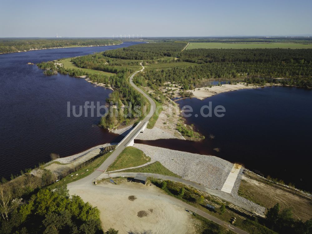 Luftaufnahme Bluno - Tagebau Rekultivierung am See Blunoer See in Bluno im Bundesland Sachsen, Deutschland