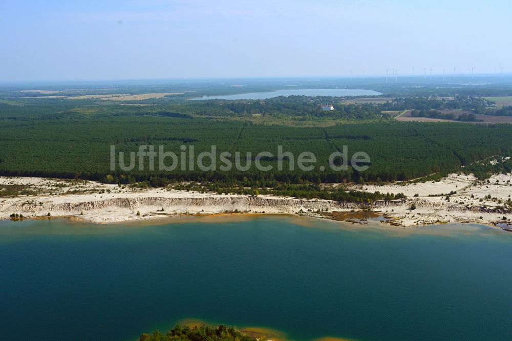 Bergen von oben - Tagebau Rekultivierung am See Stiebsdorfer See in Bergen im Bundesland Brandenburg, Deutschland