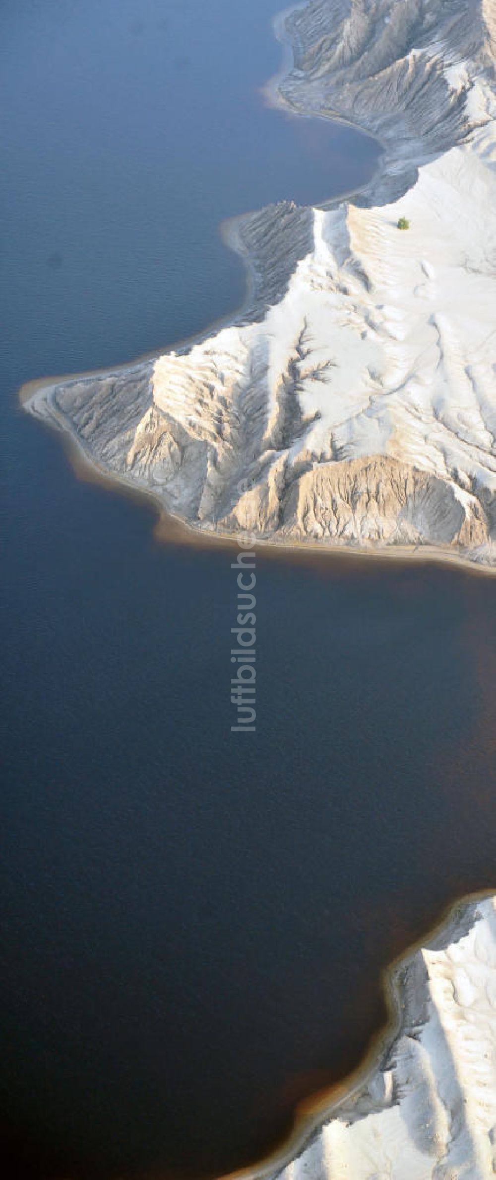 Bluno aus der Vogelperspektive: Tagebaulandschaft mit Abraumhalden am Blunoer Südsee