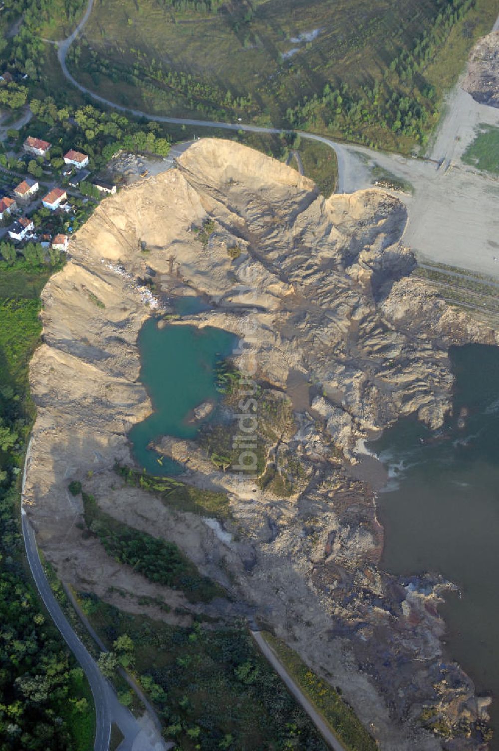 Luftaufnahme Nachterstedt - Tagebausee- Ufereinbruch am Concordiasee bei Nachterstedt in Sac