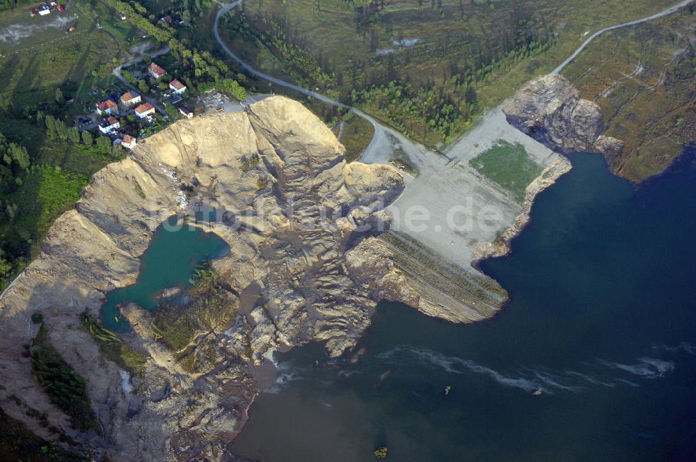 Nachterstedt von oben - Tagebausee- Ufereinbruch am Concordiasee bei Nachterstedt in Sac