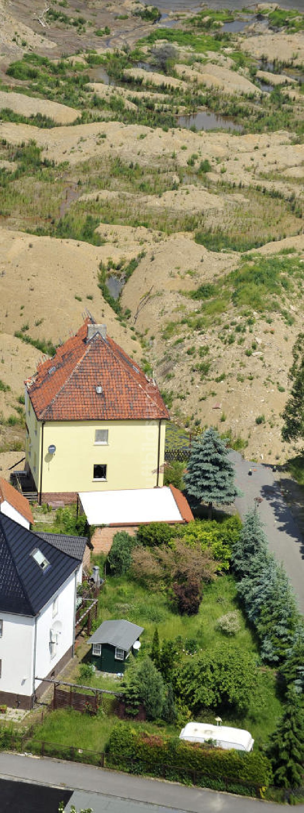 Luftaufnahme Nachterstedt - Tagebausee- Ufereinbruch am Concordiasee bei Nachterstedt in Sachsen-Anhalt