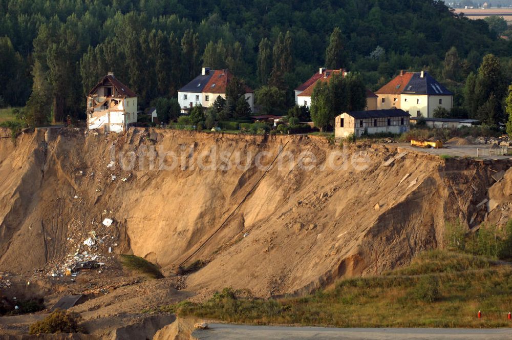 Nachterstedt aus der Vogelperspektive: Tagebausee- Ufereinbruch am Concordiasee bei Nachterstedt in Sachsen-Anhalt