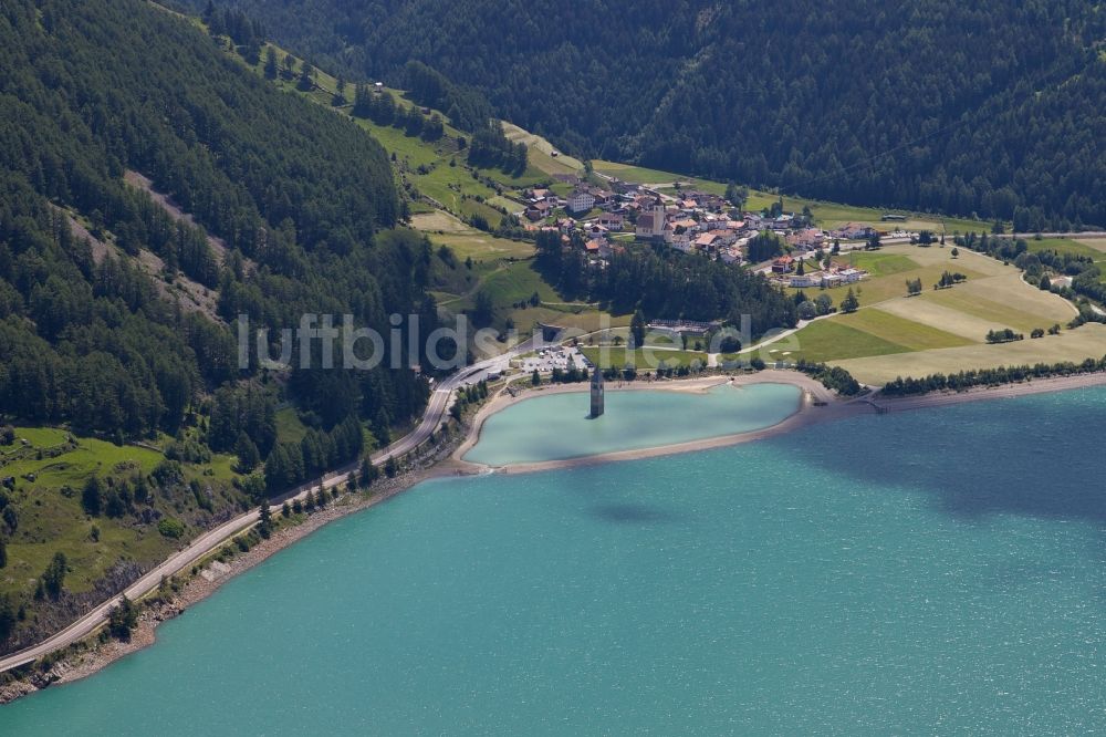 Curon Venosta Graun von oben - Tal am Reschensee am Reschenpass bei Curon Venosta Graun im Vinschgau an der Grenze zwischen Italien und Österreich