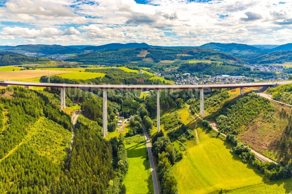 Nuttlar von oben - Talbrücke Nuttlar der BAB 46 bei Nuttlar in Nordrhein-Westfalen