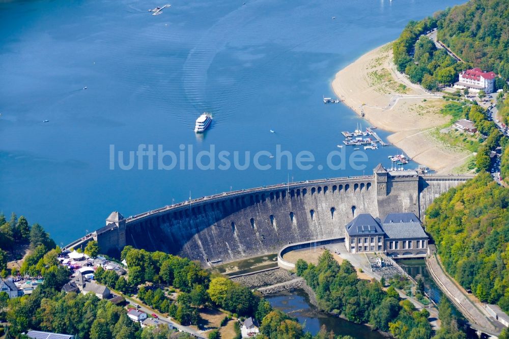 Edertal aus der Vogelperspektive: Talsperren - Staudamm und Stausee in Edertal im Bundesland Hessen, Deutschland