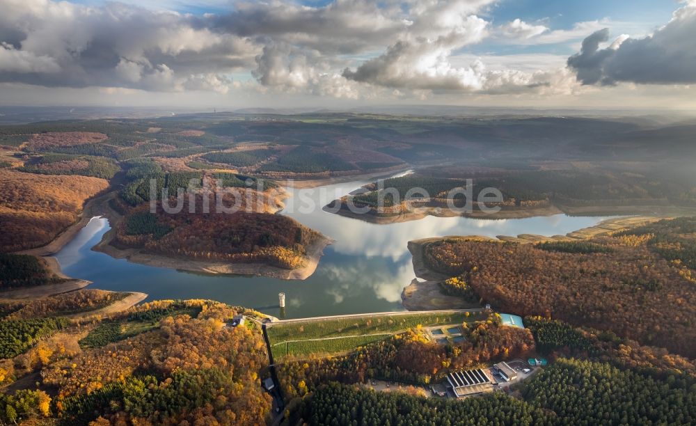 Stolberg (Rheinland) aus der Vogelperspektive: Talsperren - Staudamm und Stausee im Ortsteil Schevenhütte in Stolberg (Rheinland) im Bundesland Nordrhein-Westfalen, Deutschland