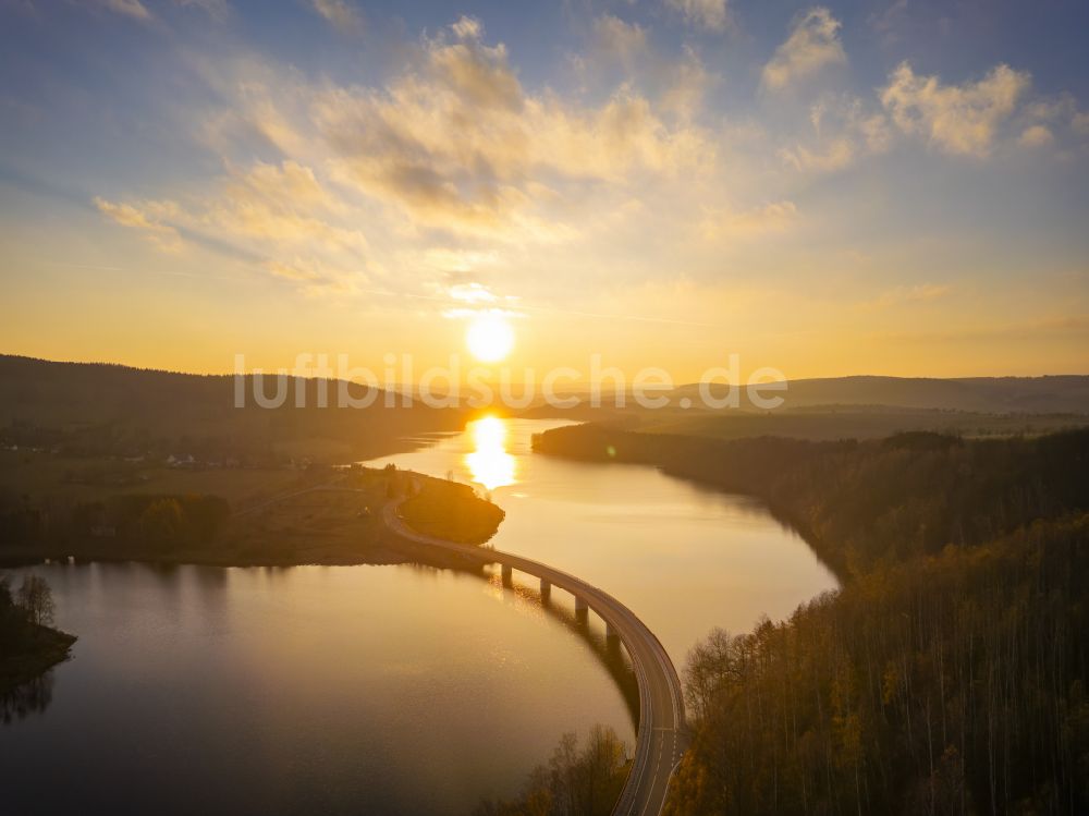 Luftaufnahme Rauschenbach - Talsperren - Staudamm und Stausee Rauschenbachtalsperre in Neuhausen/Erzgebirge im Bundesland Sachsen, Deutschland