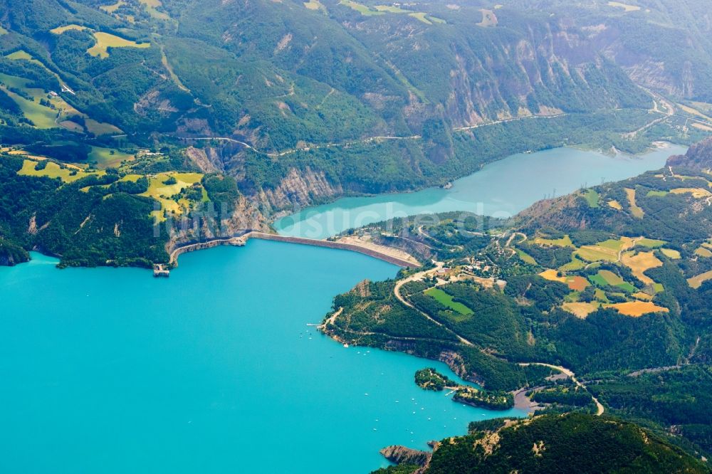 Rousset aus der Vogelperspektive: Talsperren - Staudamm und Stausee in Rousset in Provence-Alpes-Cote d'Azur, Frankreich