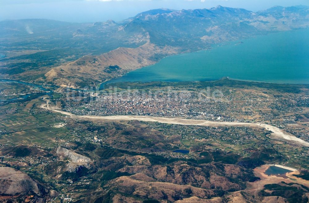 Luftaufnahme Vau-Deja - Talsperren - Staudamm und Stausee in Vau-Deja in Albanien