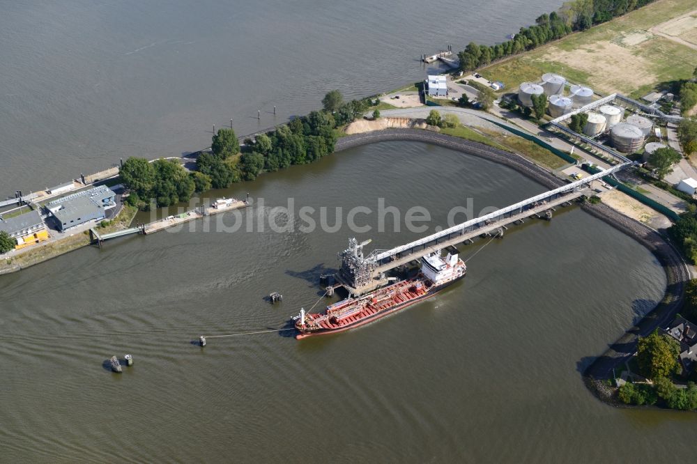 Hamburg von oben - Tankerlöschbrücke Köhlfleet-Hafen in Hamburg-Waltershof