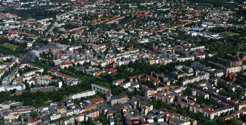 Luftbild Berlin - Tankstelle der Shell AG an der Prinzenallee Ecke Osloer Straße im Stadtteil Wedding in Berlin