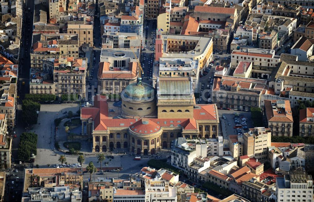 Palermo von oben - Teatro Massimo in Palermo auf Sizilien in Italien